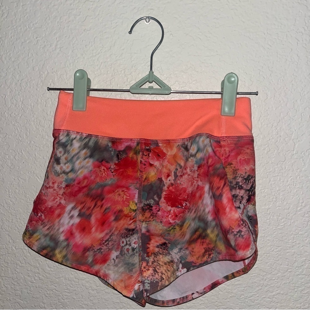 Athelta Girl Run The World 3" Short Multicolored Size 6/XS